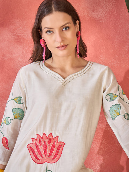 Off White Floral Embroidered Kurta With Pant Kurta Set