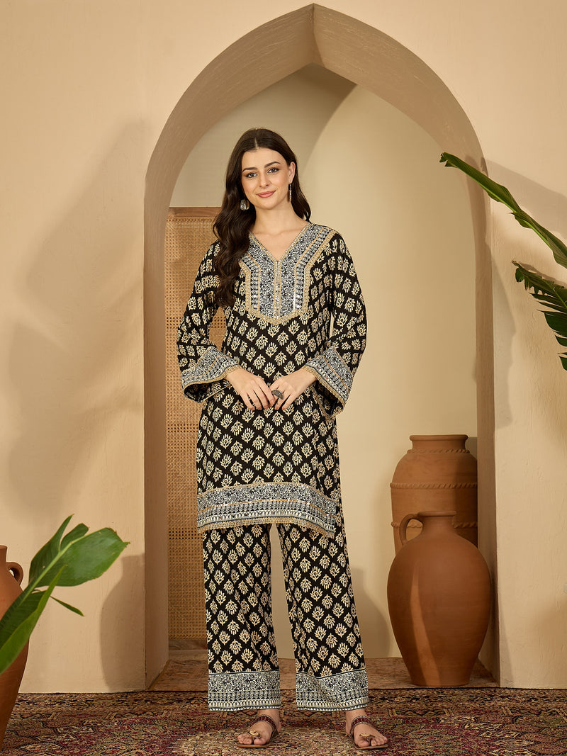 Printed & Embroidered Straight Kurta With Trousers Kurta Set Set