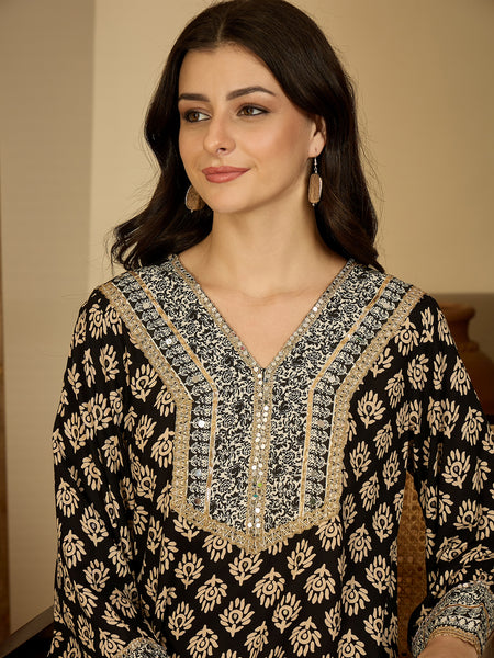 Printed & Embroidered Straight Kurta  With Trousers Kurta Set Set