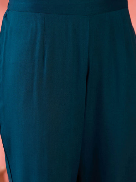 Floral Embroidered Mandarin Collar Straight Kurta With Trousers