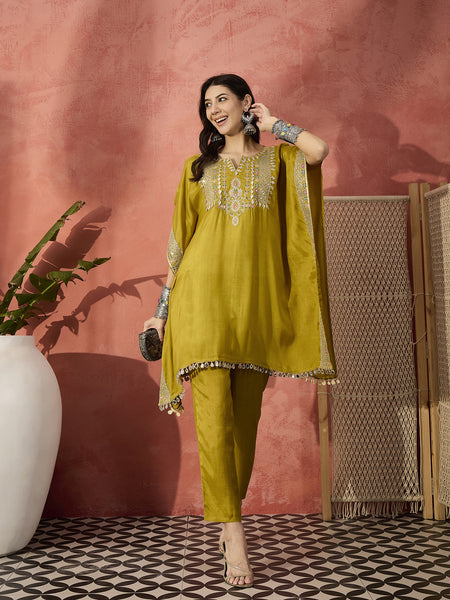 Floral Embroidered Notch Neck Kaftan Kurta With Trouser