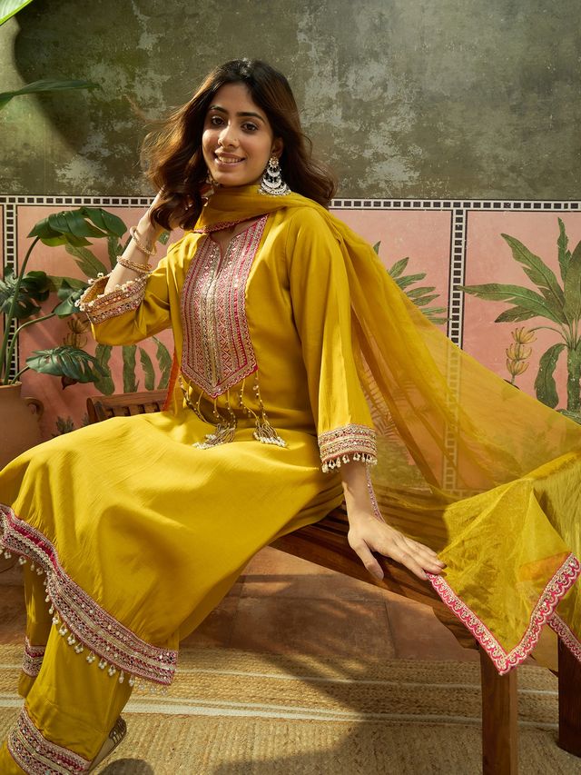 Floral Embroidered Straighte Kurta With Trouser & Dupatta Kurta Set