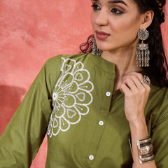 Floral Embroidered Pure Cotton Straight Kurta With Trouser