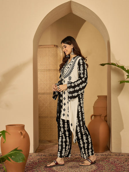 Embroidered & Printed Straight Kurta With Pant Kurta Set