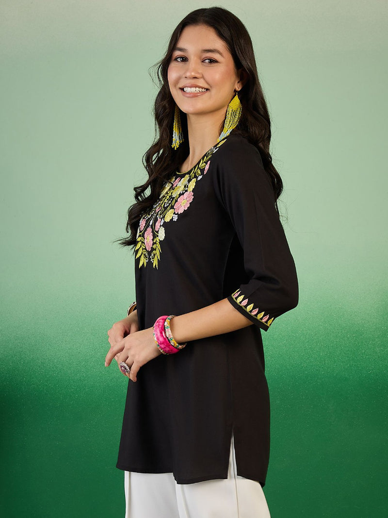 Women Floral Embroidered Side Slits Kurti