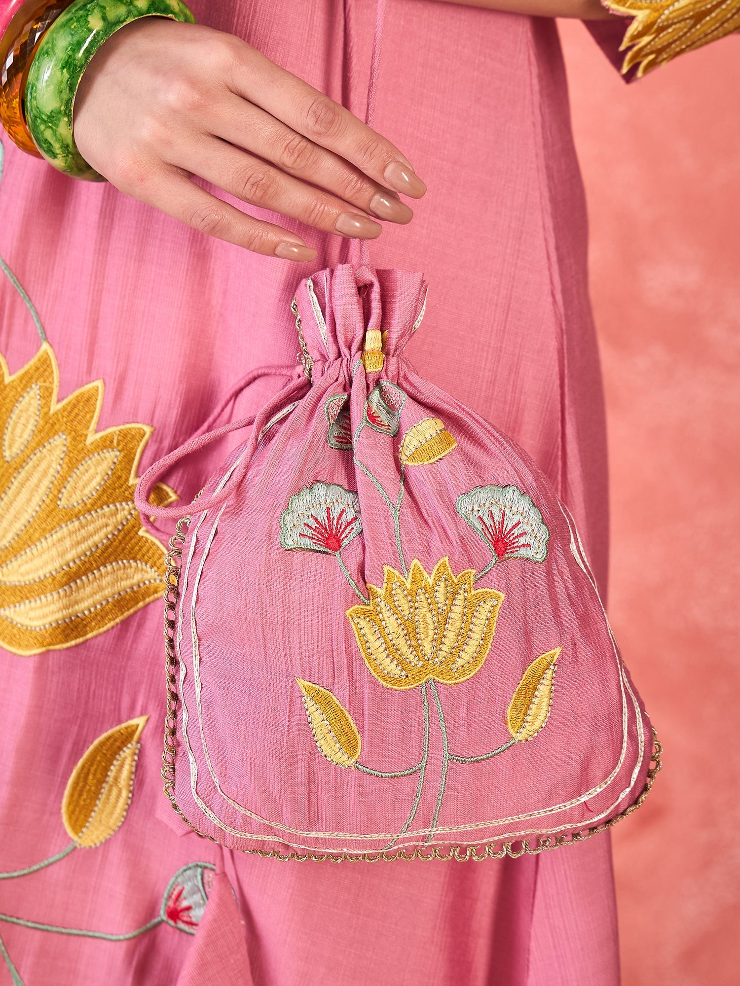 Pink Floral Embroidered Kurta With Pant Kurta Set – Bunaaiwalaa