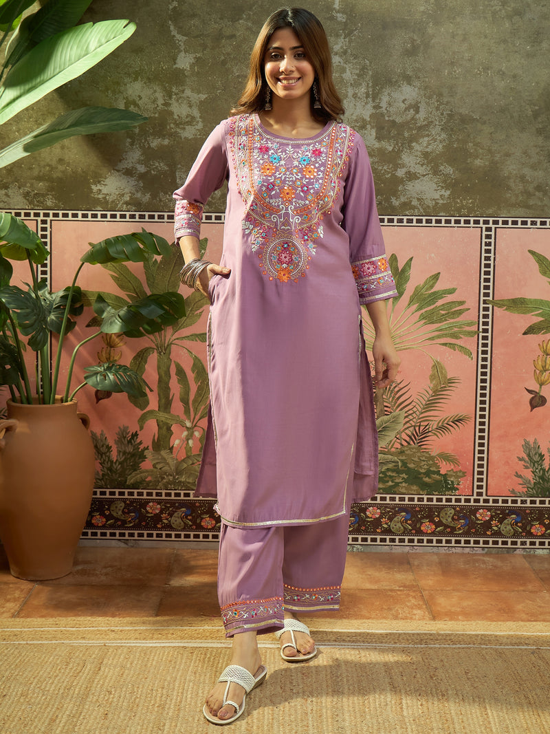 Off WhiteFloral Embroidered Straight Kurta With Trouser & Dupatta Kurta Set