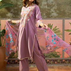 Off WhiteFloral Embroidered Straight Kurta With Trouser & Dupatta Kurta Set