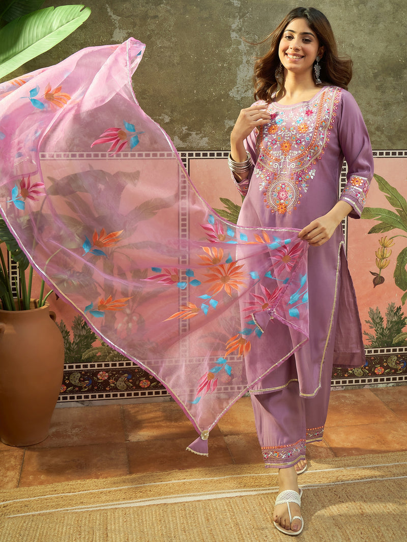 Off WhiteFloral Embroidered Straight Kurta With Trouser & Dupatta Kurta Set