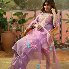 Off WhiteFloral Embroidered Straight Kurta With Trouser & Dupatta Kurta Set