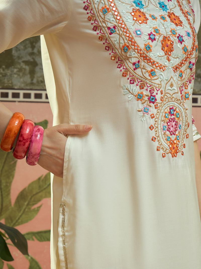 Off WhiteFloral Embroidered Straight Kurta With Trouser & Dupatta Kurta Set