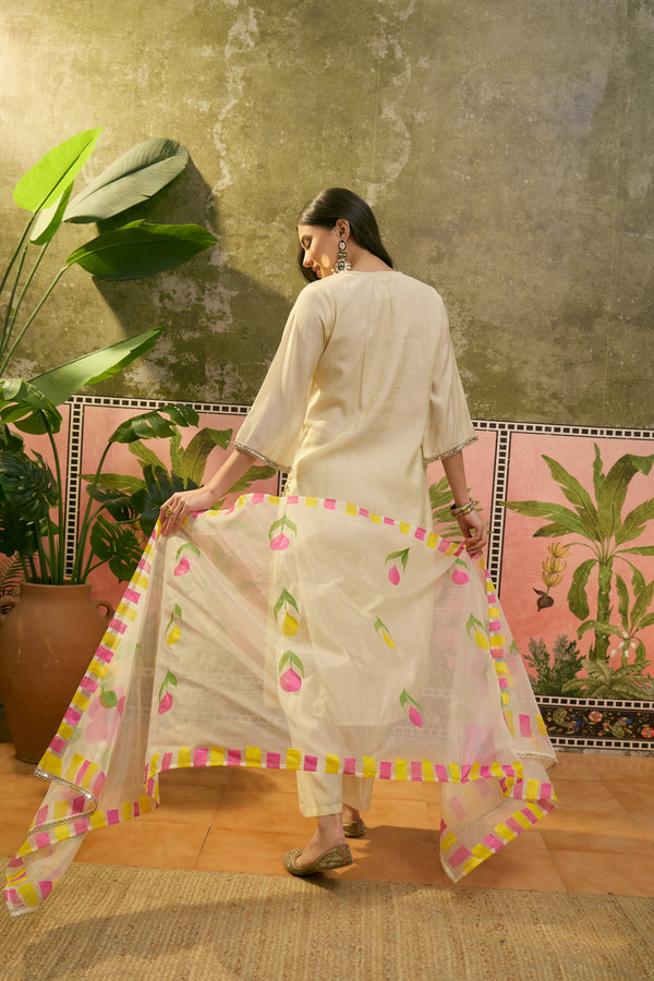 Floral Embroidered Straight Kurta With Trouser & Dupatta Kurta Set