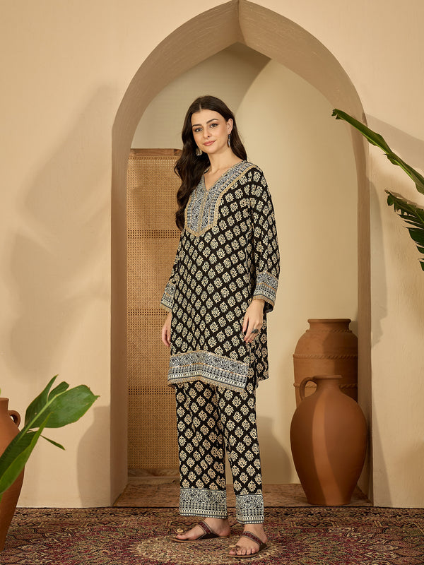 Printed & Embroidered Straight Kurta  With Trousers Kurta Set Set