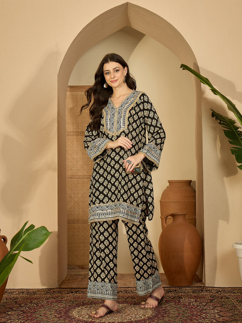 Printed & Embroidered Straight Kurta  With Trousers Kurta Set Set