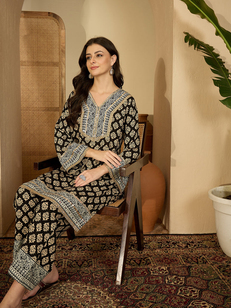 Printed & Embroidered Straight Kurta  With Trousers Kurta Set Set
