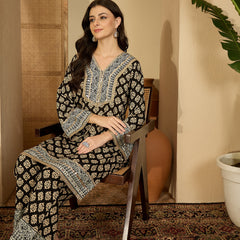 Printed & Embroidered Straight Kurta  With Trousers Kurta Set Set