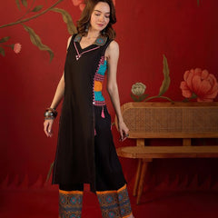 Black Ethnic Motif Print Sleevless Straight Kurta With Trouser