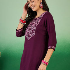 Women Floral Embroidered Side Slits Kurti