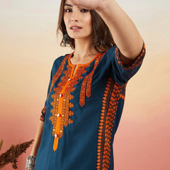 Ethnic Motifs Embroidered Thread Work Straight Kurta