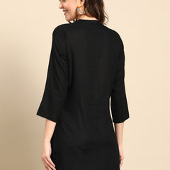 Women Solid Mandarin Collar Kurti
