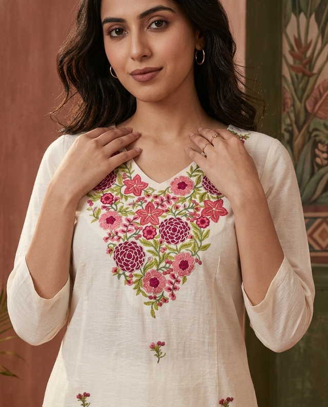 Floral Embroidered Thread Work Straight Kurta With Trousers