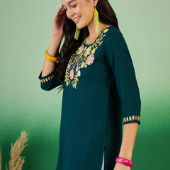 Women Floral Embroidered Side Slits Kurti