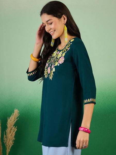 Women Floral Embroidered Side Slits Kurti