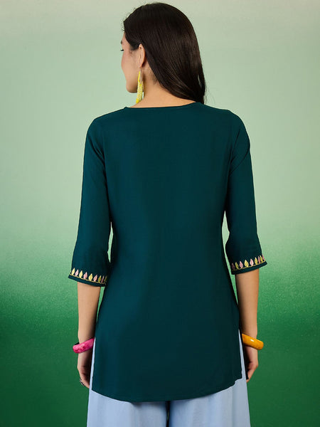 Women Floral Embroidered Side Slits Kurti