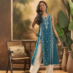 Women Embroidered Front Cut Kurta With Trouser