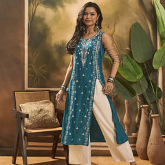 Women Embroidered Front Cut Kurta With Trouser