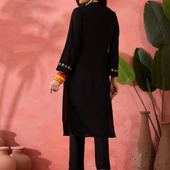 Floral Embroidered V-Neck Thread Work Side Pocket Straight Kurta With Trousers