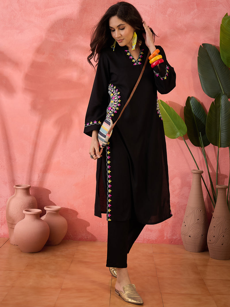 Floral Embroidered V-Neck Thread Work Side Pocket Straight Kurta With Trousers
