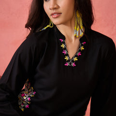 Floral Embroidered V-Neck Thread Work Side Pocket Straight Kurta With Trousers