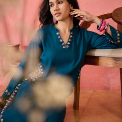 Floral Embroidered Mandarin Collar Straight Kurta With Trousers