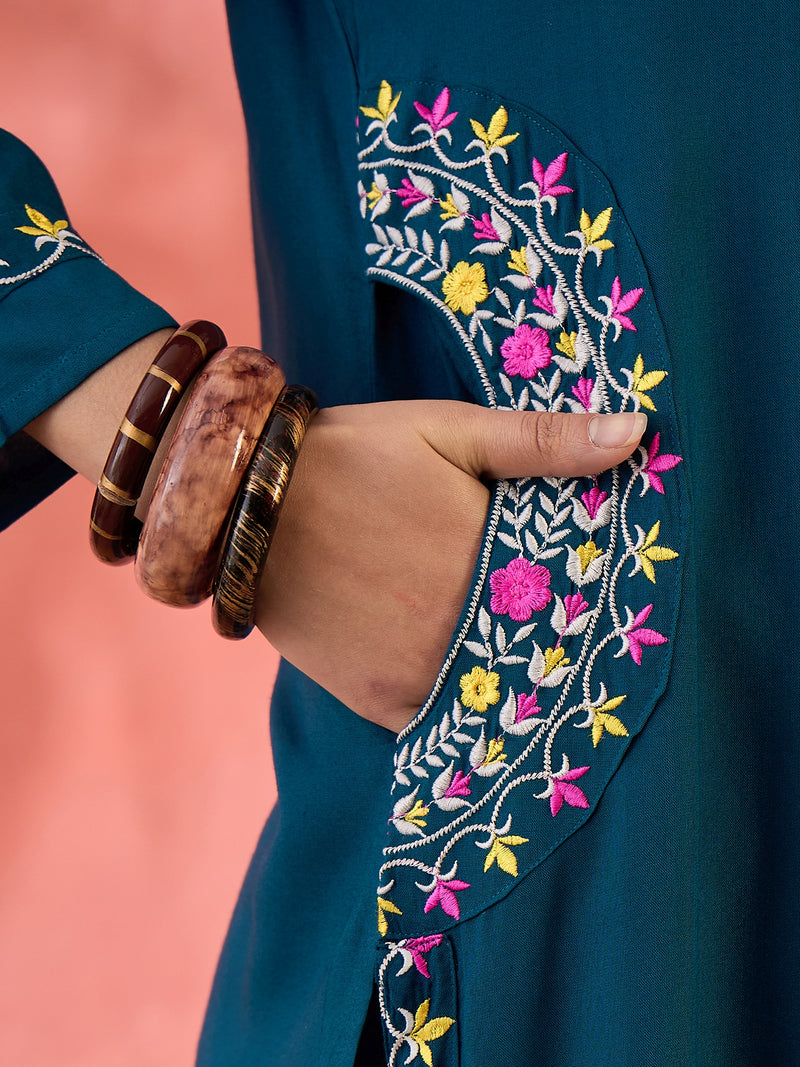 Floral Embroidered Mandarin Collar Straight Kurta With Trousers