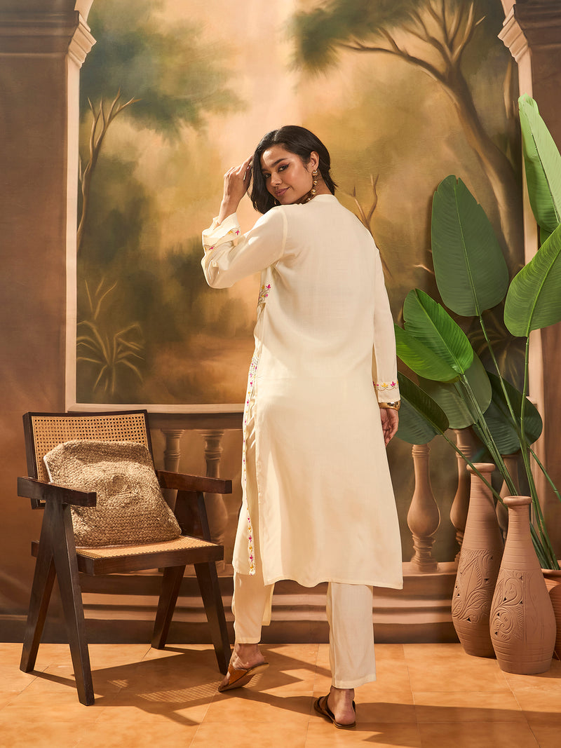 Floral Embroidered V-Neck Thread Work Side Pocket Straight Kurta With Trousers