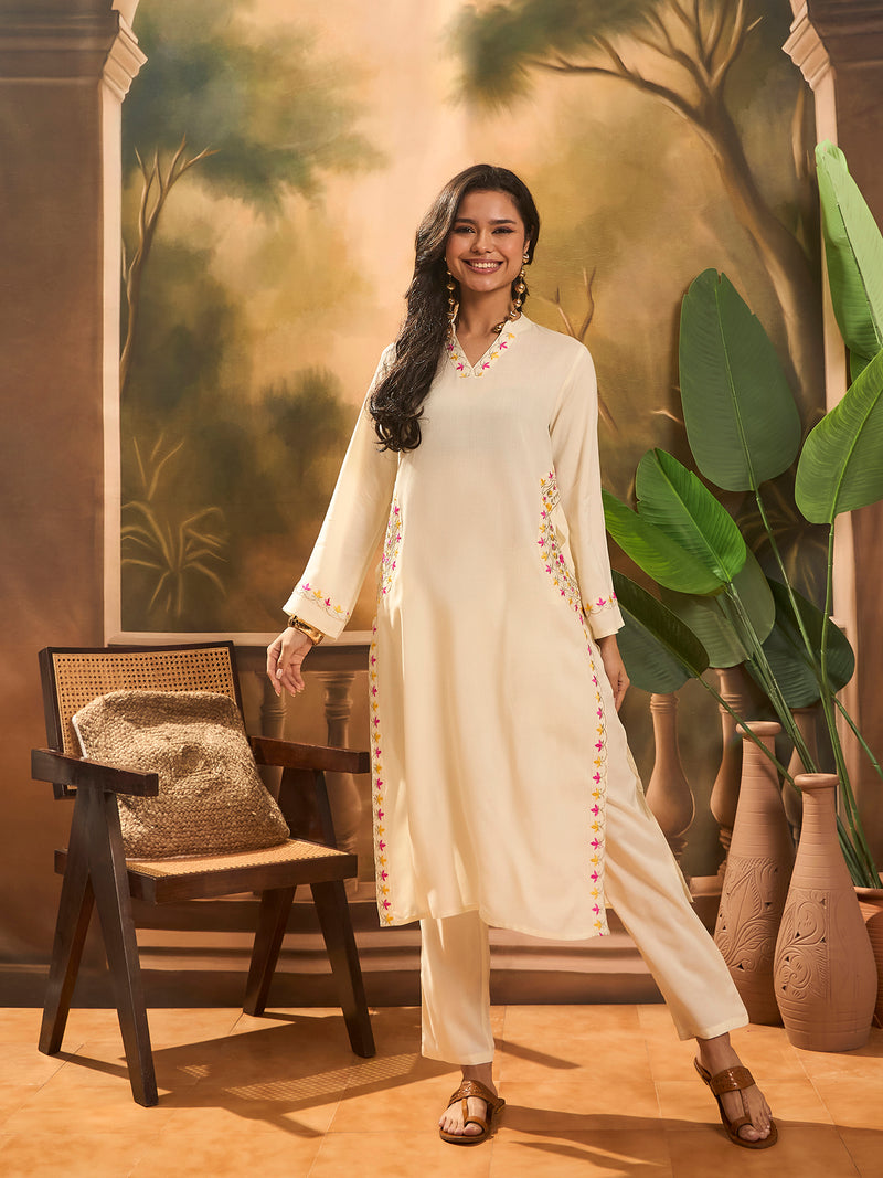 Floral Embroidered V-Neck Thread Work Side Pocket Straight Kurta With Trousers