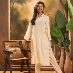 Floral Embroidered V-Neck Thread Work Side Pocket Straight Kurta With Trousers