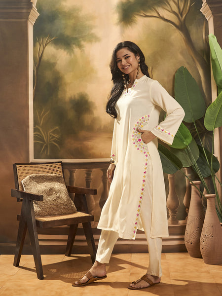 Floral Embroidered V-Neck Thread Work Side Pocket Straight Kurta With Trousers