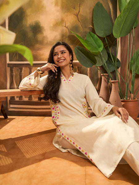 Floral Embroidered V-Neck Thread Work Side Pocket Straight Kurta With Trousers
