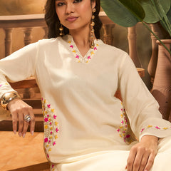 Floral Embroidered V-Neck Thread Work Side Pocket Straight Kurta With Trousers