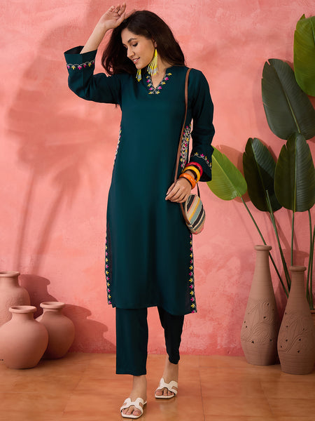 Floral Embroidered Mandarin Collar Straight Kurta With Trousers