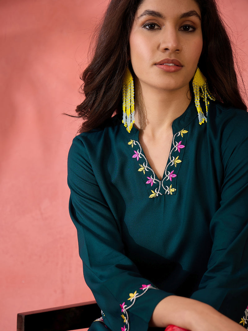 Floral Embroidered Mandarin Collar Straight Kurta With Trousers