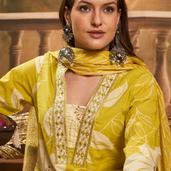 Floral Print Straight Kurta Set With Dupatta