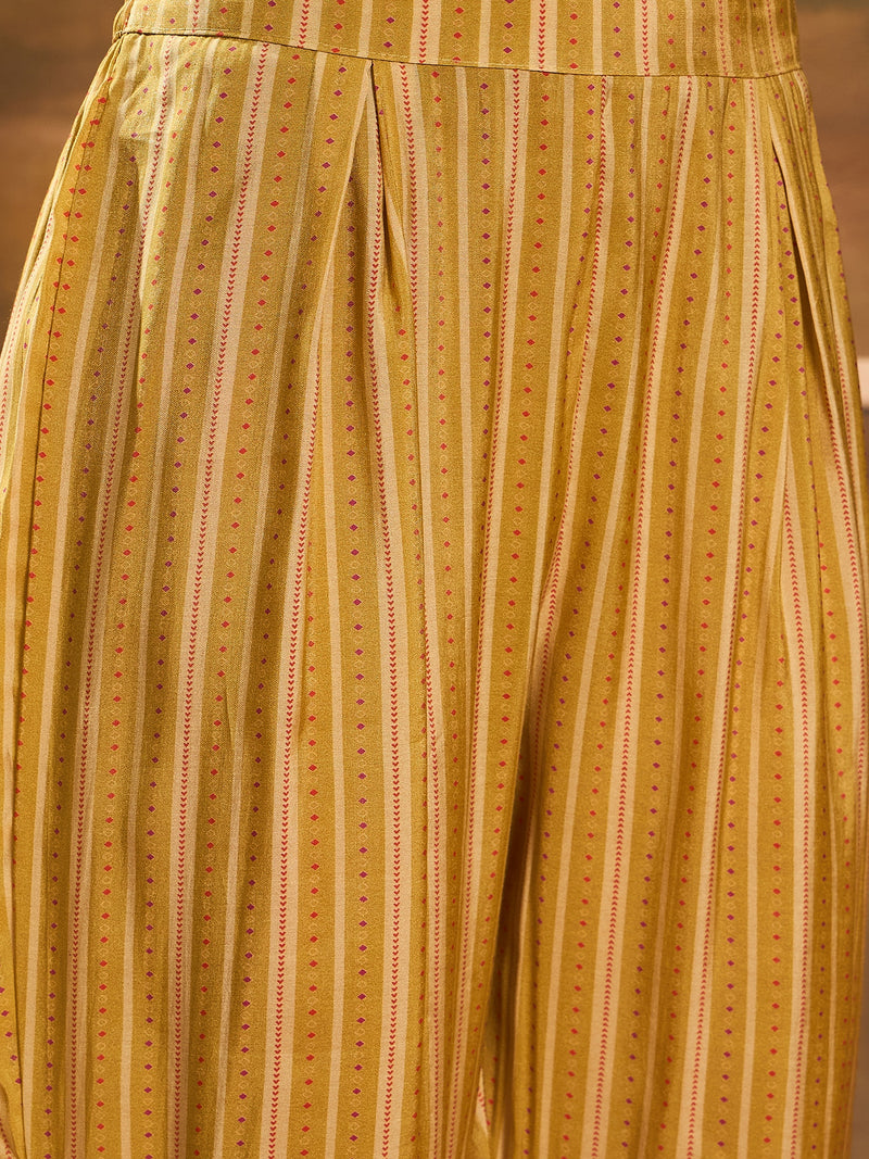 Floral Printed V Neck Straight Kurta & Trousers