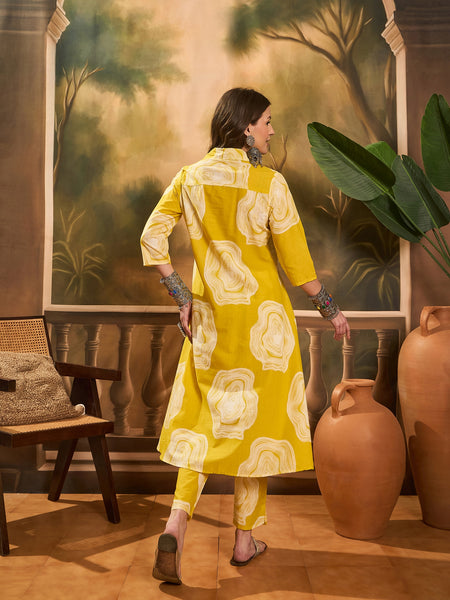 Women Floral Printed A-Line Kurta & Trousers