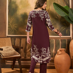 Women Floral Printed Straight Kurta & Trousers
