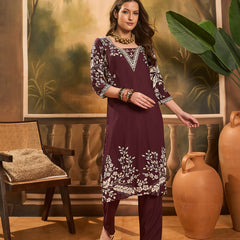 Women Floral Printed Straight Kurta & Trousers