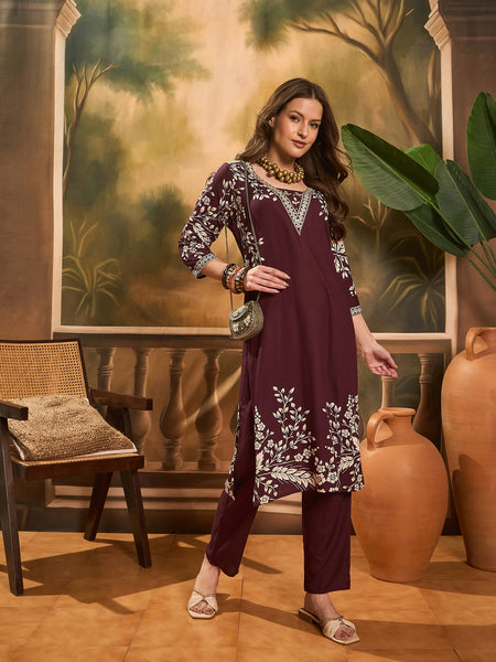 Women Floral Printed Straight Kurta & Trousers