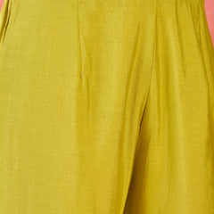 Women Green Embroidered Straight Kurta With Pant & Dupatta